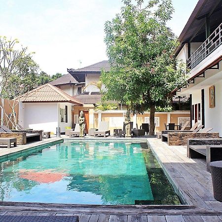 Mirah Hostel Legian Exterior foto
