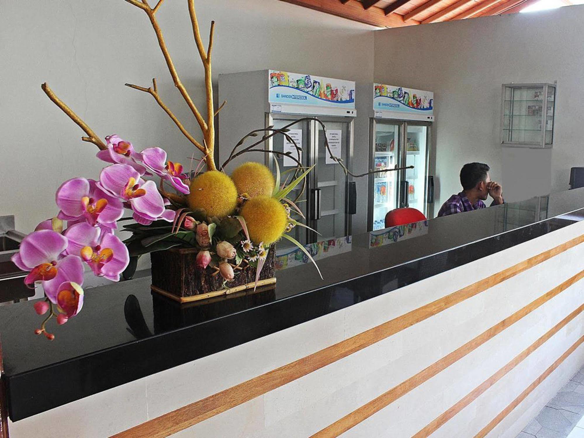 Mirah Hostel Legian Exterior foto